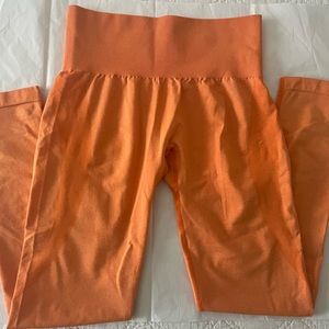 NWOT NVGTN Contour Seamless leggings in bright orange